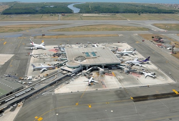 FCO Satellite Gates G from PlanePictures.net  625x423 Arriving in Rome   Fiumicino (FCO)!
