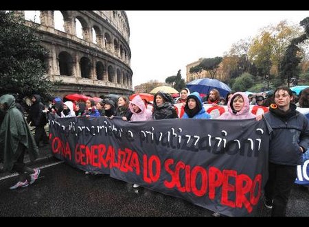 Stikes strike2 Strikes in Italy