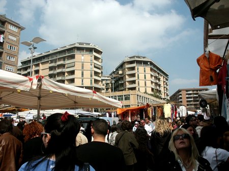 portoportesafleamarket longshot Porta Portese Market!