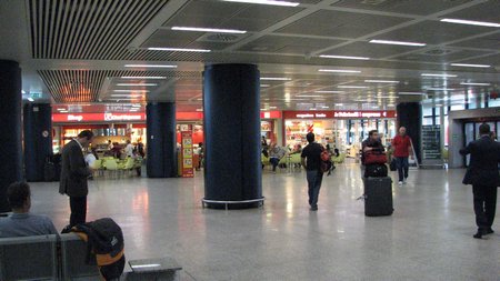 Waiting area at Terminal 3 IMG 4139
