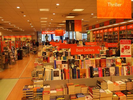 English Bookstores in Rome feltrinelli (alt-os, flickr)