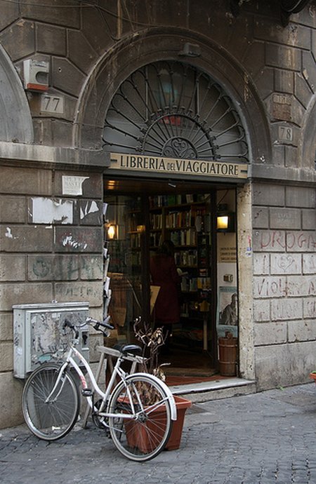 English Bookstores in Rome Libreria del Viaggiatore (Eus, flickr)