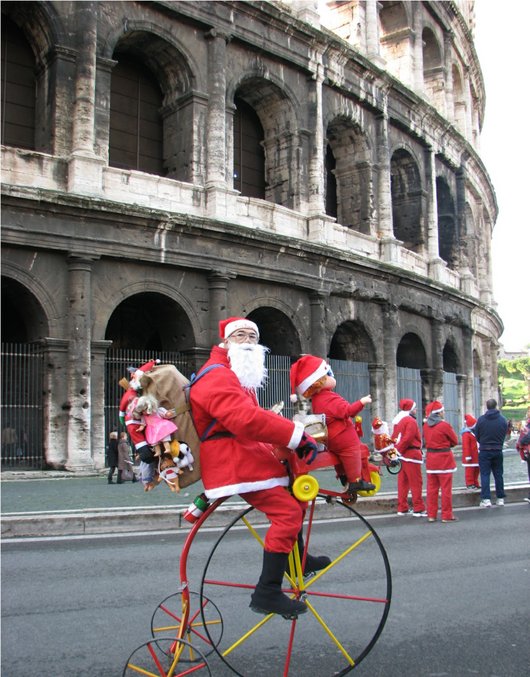 Roman Holidays! Santa at the Colosseo