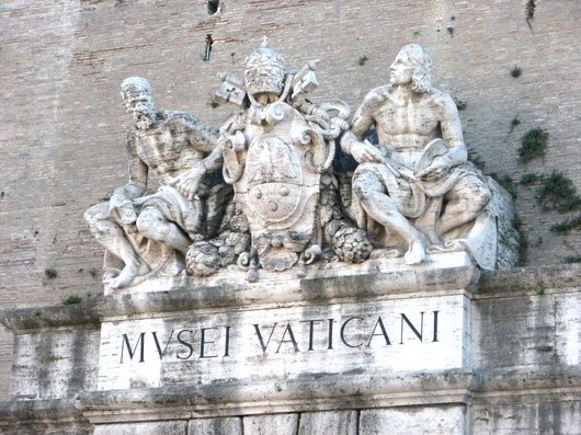 Vatican Museums entrance IMG 6043