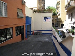 pVescovio3 thumb1 Parking in Rome!