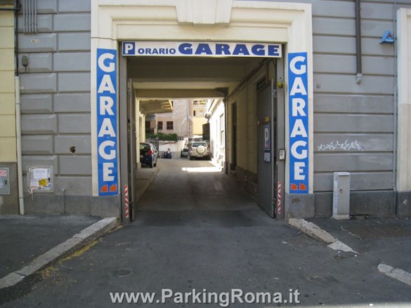 pappio1 thumb2 Parking in Rome!