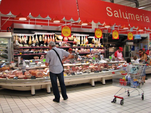 IMG 0323 Auchan 3 Meats 600x450 Dining & Shopping