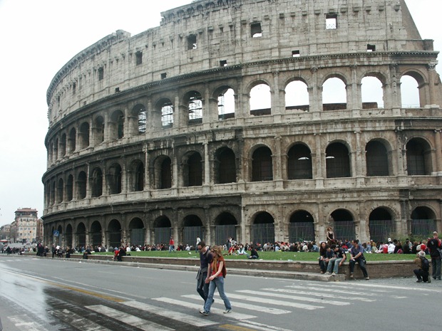 ColesseumOutside2 thumb Rome in a Day for Cruisers