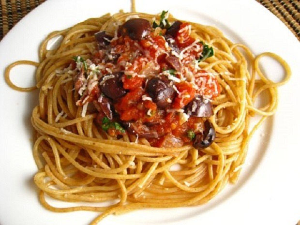 Pastaallaputtanesca Food in Rome