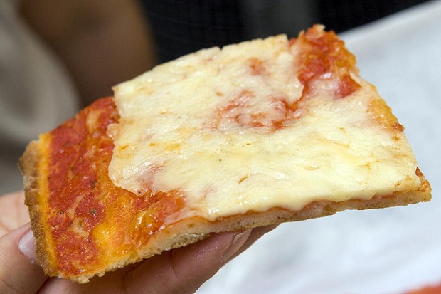 pizza rossa2 Food in Rome