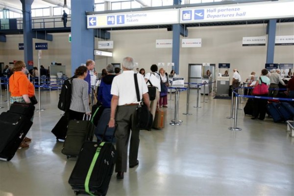 Aeroporto_di_Roma_ Flickr-Terminal 5_(02) Aeroporto di Roma Flickr Terminal 5 02 600x400 Terminal 5 at FCO