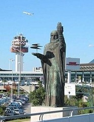 Airportentrance thumb Hotels and B&B&rsquo;s near the FCO Airport