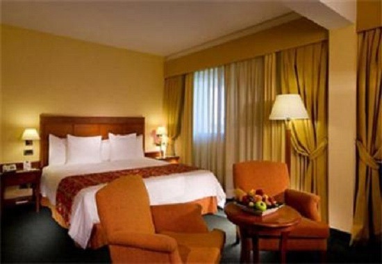 CourtyardByMarriottRomeAirportHotel thumb Hotels and B&B&rsquo;s near the FCO Airport