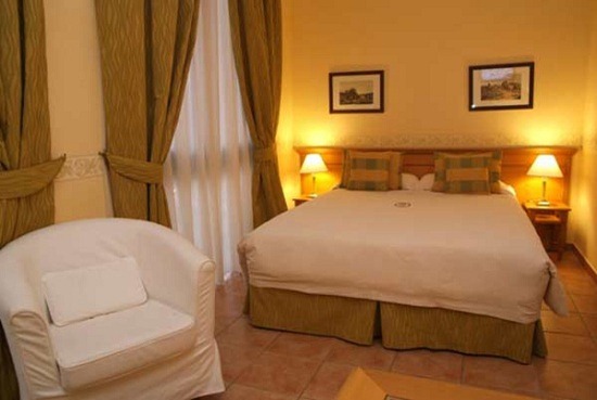 SeccyHotel thumb Hotels and B&B&rsquo;s near the FCO Airport