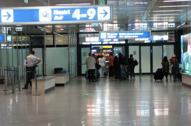 FCOCustomsareaexitfromCustoms thumb Terminal 3 Arrivals at Fiumicino Airport
