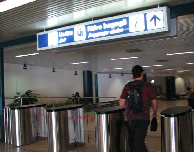 FCOenteringLuggageareaglassgates2 thumb Terminal 3 Arrivals at Fiumicino Airport