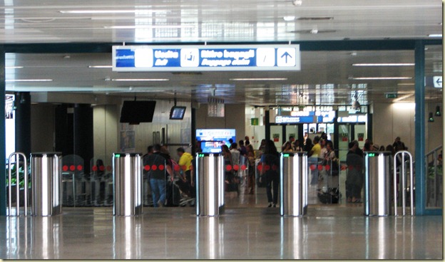 IMG 0189LuggageAreaFCO thumb Terminal 3 Arrivals at Fiumicino Airport