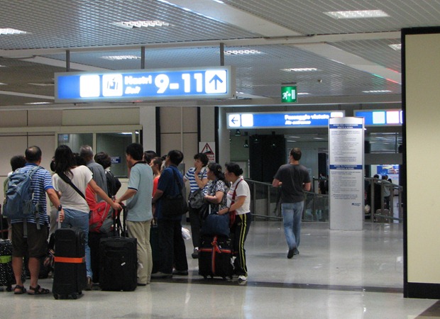 IMG 0195LuggageAreaFCO thumb Terminal 3 Arrivals at Fiumicino Airport