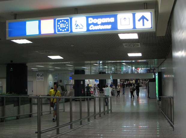 IMG 0196LuggageAreaFCO thumb Terminal 3 Arrivals at Fiumicino Airport