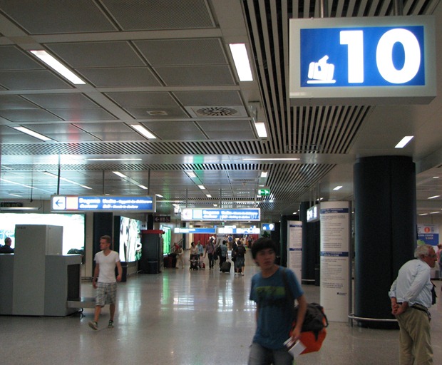 IMG 0197LuggageAreaFCO thumb Terminal 3 Arrivals at Fiumicino Airport