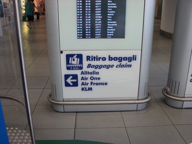 IMG 1027 thumb Terminal 3 Arrivals at Fiumicino Airport