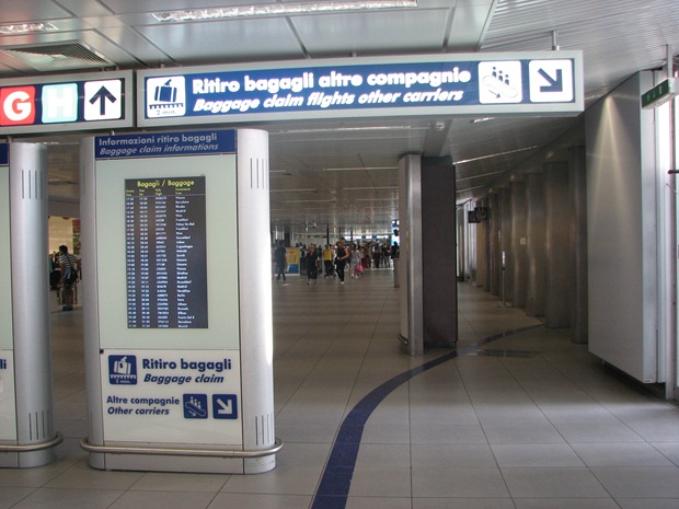 IMG 1031 thumb Terminal 3 Arrivals at Fiumicino Airport