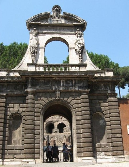 PalatineHllentrance thumb Skip the Line Ticket Options for the Coliseum (Colosseo) in Rome