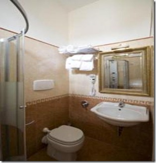 Domus Borgognona 3 thumb The Best Hotels and B&B&rsquo;s Around the Spanish Steps