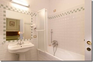 Hotel Centrale venere 2 thumb The Best Hotels and B&B&rsquo;s Around the Spanish Steps