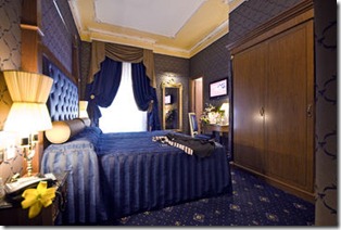 Hotel Manfredi Suite in Rome venere 1 thumb The Best Hotels and B&B&rsquo;s Around the Spanish Steps