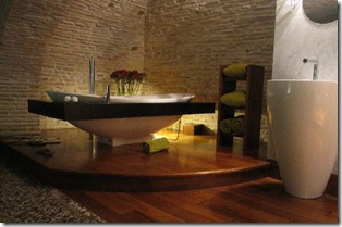 Inn Sistine venere 2 thumb The Best Hotels and B&B&rsquo;s Around the Spanish Steps