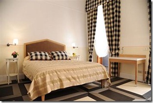 Piazza Di Spagna Prestige 1 thumb The Best Hotels and B&B&rsquo;s Around the Spanish Steps