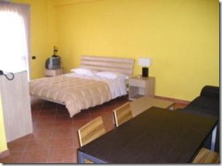 Residence La Maison Jolie 1 thumb Hotels and B&B&rsquo;s near the FCO Airport