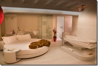 Suitesistina 2 thumb The Best Hotels and B&B&rsquo;s Around the Spanish Steps