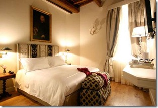 crossing venere 2 thumb The Best Hotels and B&B&rsquo;s Around the Spanish Steps