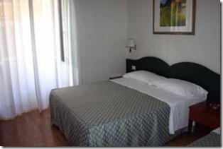 la girandola 1 thumb Hotels and B&B&rsquo;s near Roma Termini