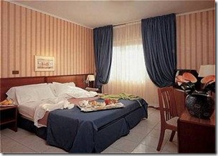 venere Cancelli Rossi 4 thumb Hotels and B&B&rsquo;s near the FCO Airport