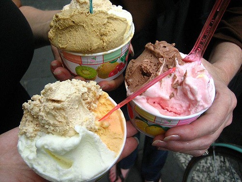 Gelato 3 in a cup Dining & Shopping