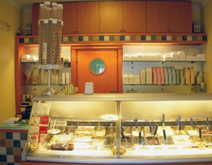 Mela e Cannella thumb Why do we come to Rome? Gelato!!
