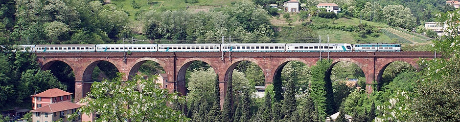 126 Header - Trenitalia on bridge