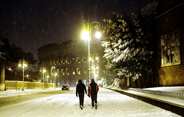 2012-02 Colosseo in night in Snow 2012 02 Colosseo in night in Snow Snow in Rome February 2012!
