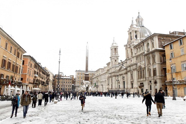 2012-02 Piazza Navona - Rome in Snow 2012 02 Piazza Navona Rome in Snow Snow in Rome February 2012!